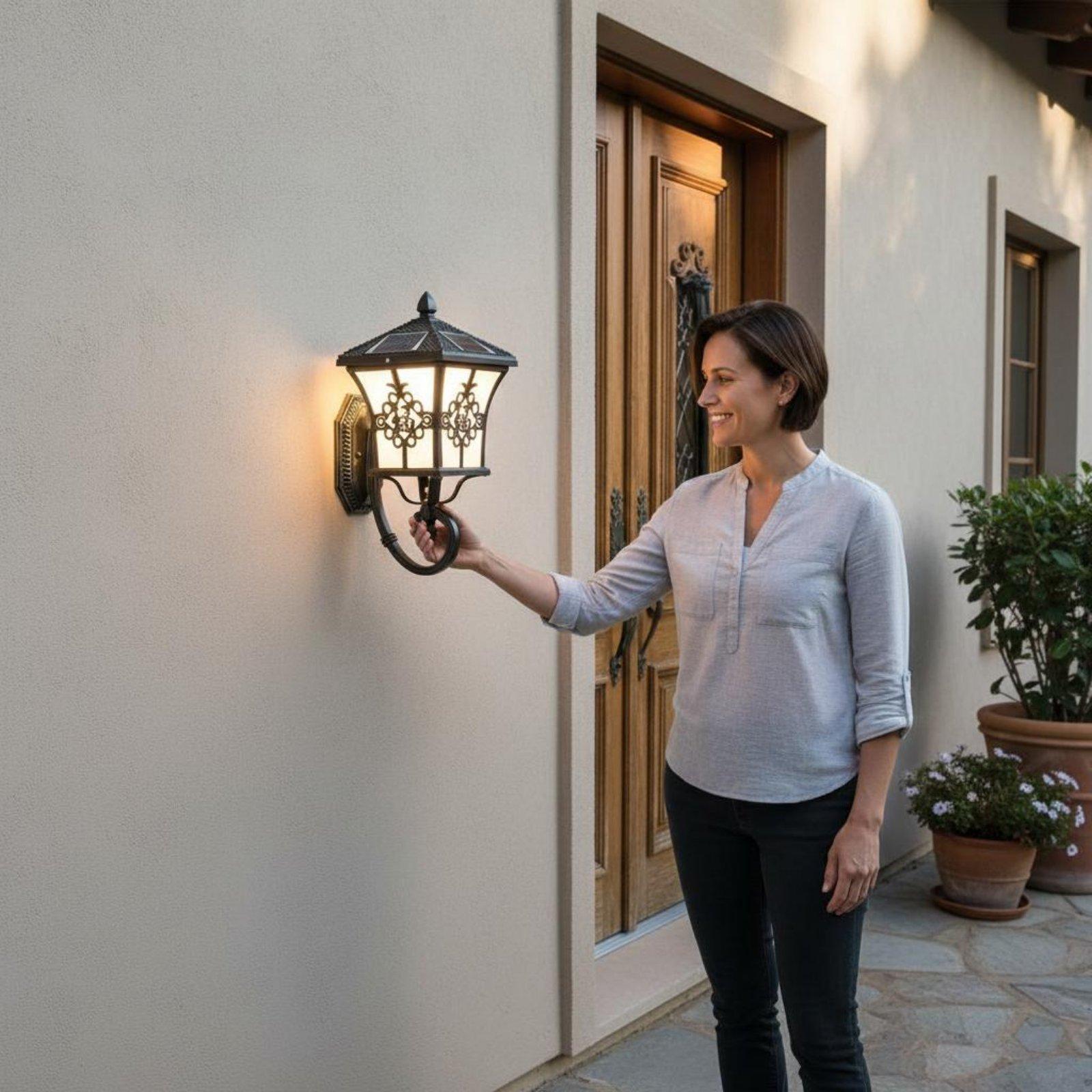 Smart Garden Lanterns - Intelligente Solar-Wandleuchte, Wetterfeste Außenbeleuchtung für Gehwege